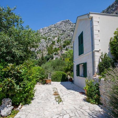 Luxurious Holiday Home In Makarska With Jacuzzi Esterno foto