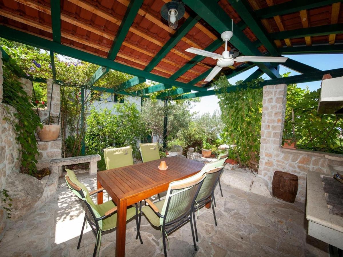 Luxurious Holiday Home In Makarska With Jacuzzi Esterno foto