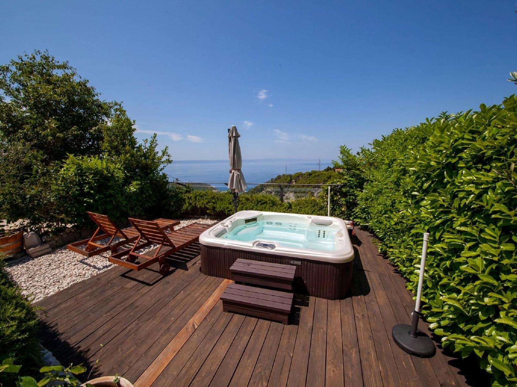 Luxurious Holiday Home In Makarska With Jacuzzi Esterno foto