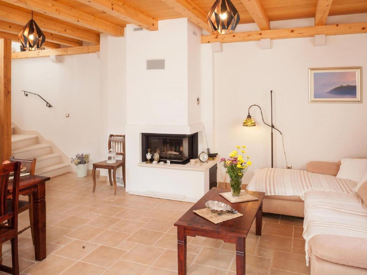 Luxurious Holiday Home In Makarska With Jacuzzi Esterno foto